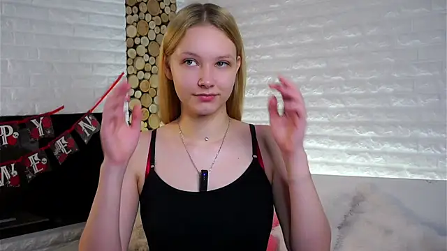 Snapshot of ElissaGlod chatting on October 30, 11:33 am ElissaGlod online show from October 30, 11:33 am