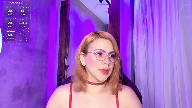 Snapshot of sussiestrawberry chatting on November 13, 10:25 am sussiestrawberry online show from November 13, 10:25 am