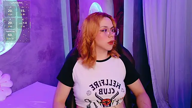 Snapshot of sussiestrawberry chatting on November 22, 5:17 am sussiestrawberry online show from November 22, 5:17 am