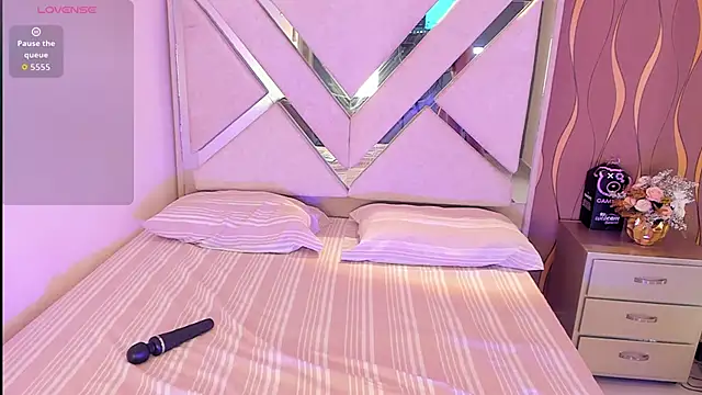 Snapshot of iam_nicolle chatting on November 5, 12:49 pm iam nicolle online show from November 5, 12:49 pm