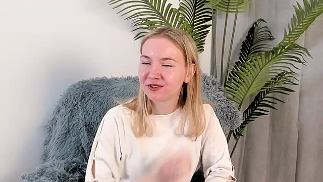 Snapshot of CathyHeximer chatting on October 23, 1:54 pm CathyHeximer online show from October 23, 1:54 pm