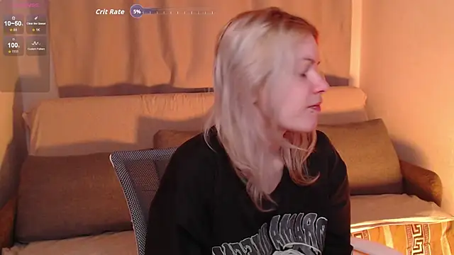 Snapshot of CherryNight6 chatting on December 13, 9:42 pm CherryNight6 online show from December 13, 9:42 pm