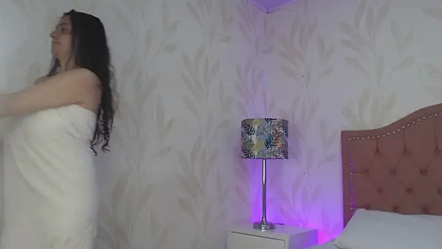 Snapshot of Emmy_Palacios chatting on October 31, 12:17 pm Emmy Palacios online show from October 31, 12:17 pm