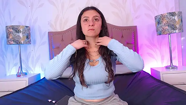 Snapshot of Emmy_Palacios chatting on December 15, 12:09 pm Emmy Palacios online show from December 15, 12:09 pm