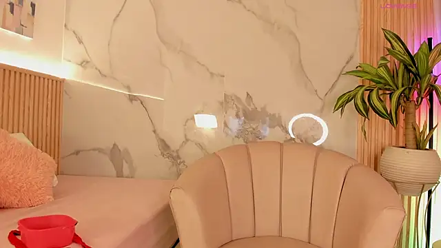 Snapshot of Fyre_divine chatting on December 17, 12:33 pm Fyre divine online show from December 17, 12:33 pm