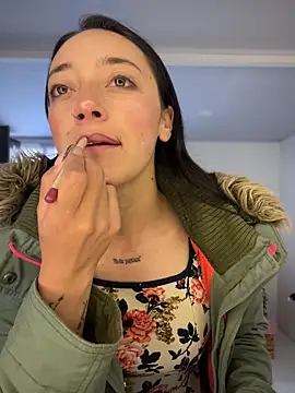 Snapshot of Lia__white chatting on November 6, 1:34 pm Lia white online show from November 6, 1:34 pm