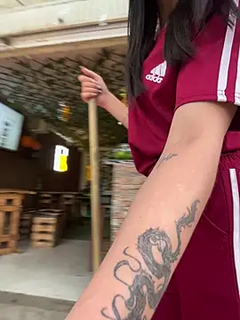 Snapshot of Lia__white chatting on November 9, 9:24 pm Lia white online show from November 9, 9:24 pm