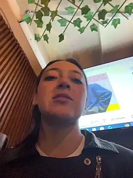 Snapshot of Lia__white chatting on November 30, 1:09 am Lia white online show from November 30, 1:09 am