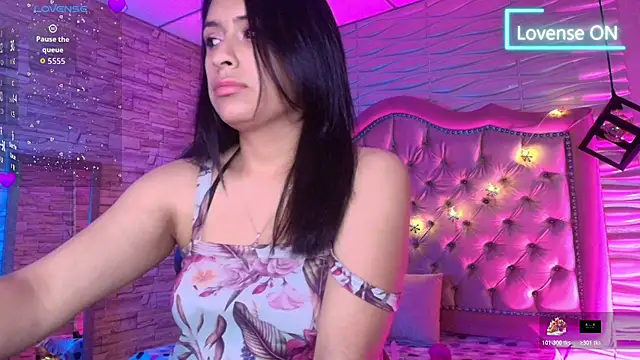 Snapshot of Roxanne_Han chatting on November 7, 11:43 am Roxanne Han online show from November 7, 11:43 am