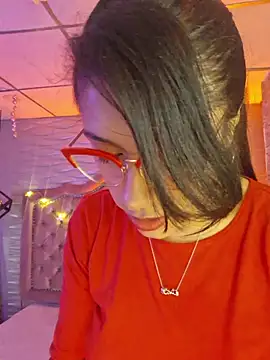 Roxanne Han online show from February 10, 11:47 am