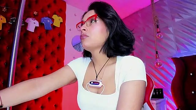 Roxanne Han online show from June 18, 12:42 pm