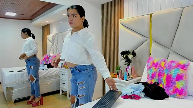 Snapshot of SweetKata_ chatting on December 3, 11:41 am SweetKata online show from December 3, 11:41 am