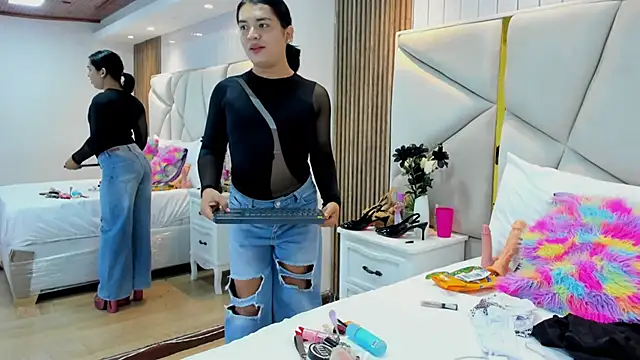 Snapshot of SweetKata_ chatting on December 5, 11:41 am SweetKata online show from December 5, 11:41 am