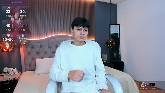 Snapshot of Maxii18_ chatting on October 24, 12:01 pm Maxii18  online show from October 24, 12:01 pm