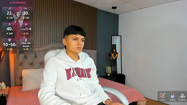 Snapshot of Maxii18_ chatting on October 27, 1:37 pm Maxii18 online show from October 27, 1:37 pm