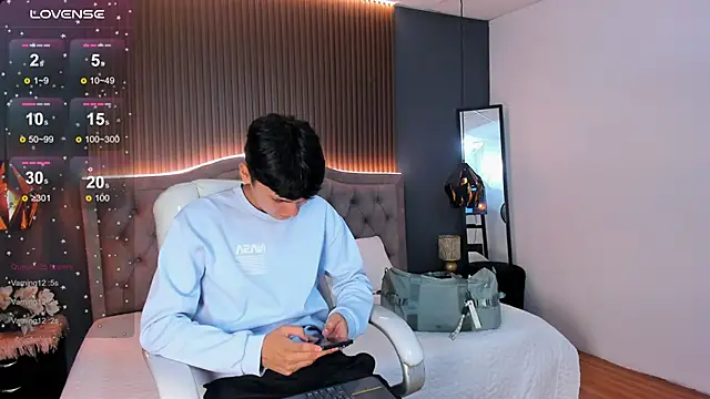 Snapshot of Maxii18_ chatting on November 11, 7:03 pm Maxii18 online show from November 11, 7:03 pm