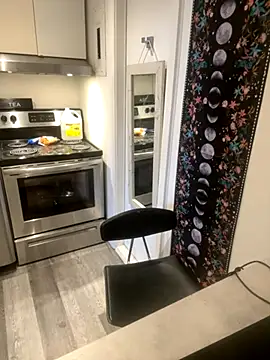 Snapshot of elliepixie chatting on October 28, 5:48 pm elliepixie online show from October 28, 5:48 pm