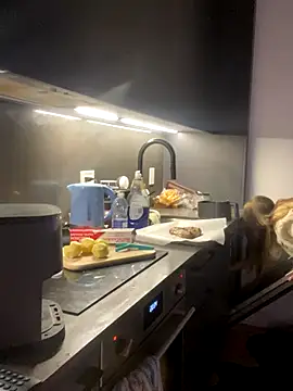 Snapshot of elliepixie chatting on December 20, 1:34 am elliepixie online show from December 20, 1:34 am