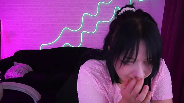 Snapshot of SweetLiluu chatting on October 24, 7:16 am SweetLiluu online show from October 24, 7:16 am