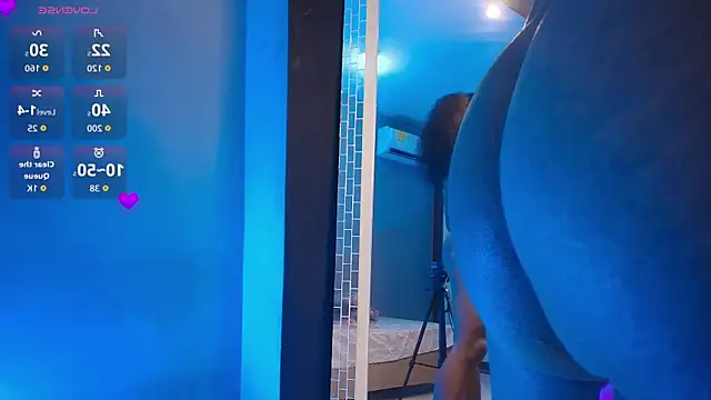 NaomiQueents online show from December 1, 4:23 pm