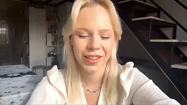 Snapshot of JinRenkes chatting on October 24, 10:44 am JinRenkes online show from October 24, 10:44 am