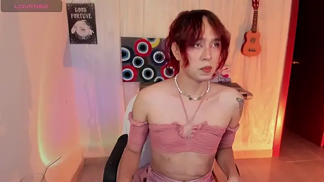 AdelineEsposito online show from May 16, 8:33 am