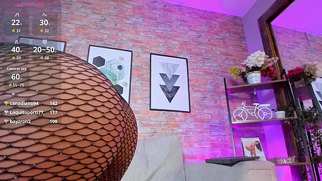 Snapshot of sophie_duval chatting on November 17, 3:34 am sophie duval online show from November 17, 3:34 am