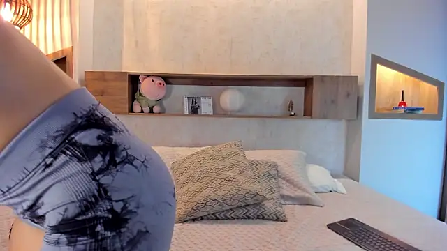 sophie duval online show from February 17, 10:05 pm