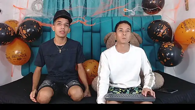 Snapshot of Theprince_hot chatting on October 25, 11:54 pm Theprince hot online show from October 25, 11:54 pm