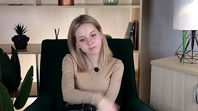 Snapshot of AudreyBilbrew chatting on October 24, 1:18 pm AudreyBilbrew online show from October 24, 1:18 pm