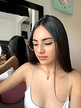 Snapshot of IslaCole chatting on October 27, 7:18 pm IslaCole online show from October 27, 7:18 pm