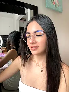 IslaCole online show from November 10, 7:24 pm