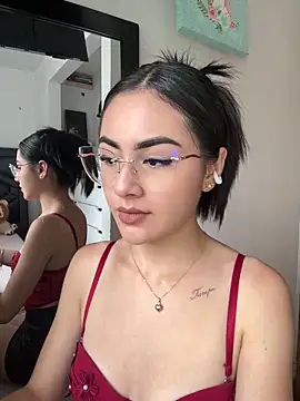 IslaCole online show from November 12, 6:41 pm