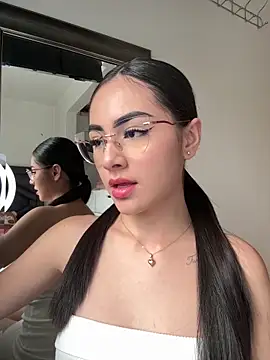 IslaCole online show from February 11, 10:04 pm