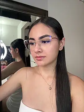 IslaCole online show from March 9, 10:58 pm