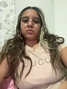 Snapshot of sofia_montclair chatting on November 18, 8:24 pm sofia montclair online show from November 18, 8:24 pm