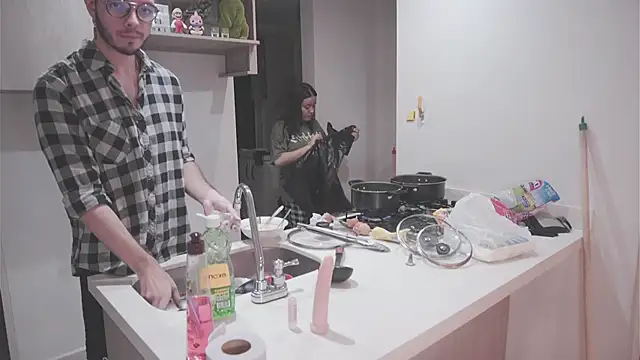 Snapshot of dan_and_daya chatting on November 24, 11:48 pm dan and daya online show from November 24, 11:48 pm