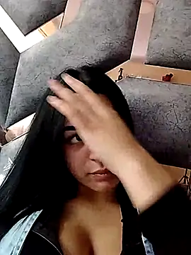 Snapshot of Nuvi_jonhs chatting on November 6, 9:59 pm Nuvi jonhs online show from November 6, 9:59 pm