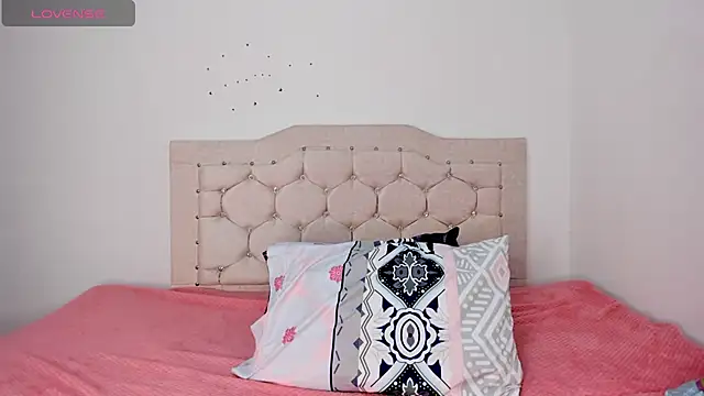 Snapshot of sadie_grey chatting on October 26, 4:40 am sadie grey online show from October 26, 4:40 am