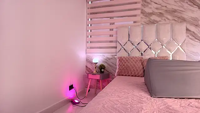 Snapshot of ellisrossi chatting on November 27, 7:05 pm ellisrossi online show from November 27, 7:05 pm