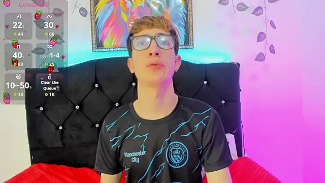 Snapshot of Erick_Taylor3 chatting on October 24, 6:15 pm Erick Taylor3 online show from October 24, 6:15 pm