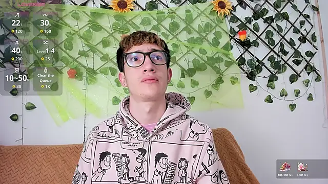 Snapshot of Erick_Taylor3 chatting on October 31, 3:24 pm Erick Taylor3 online show from October 31, 3:24 pm