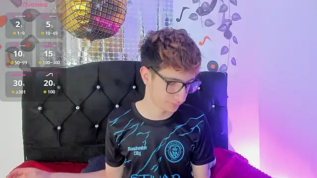 Snapshot of Erick_Taylor3 chatting on November 1, 5:59 pm Erick Taylor3 online show from November 1, 5:59 pm