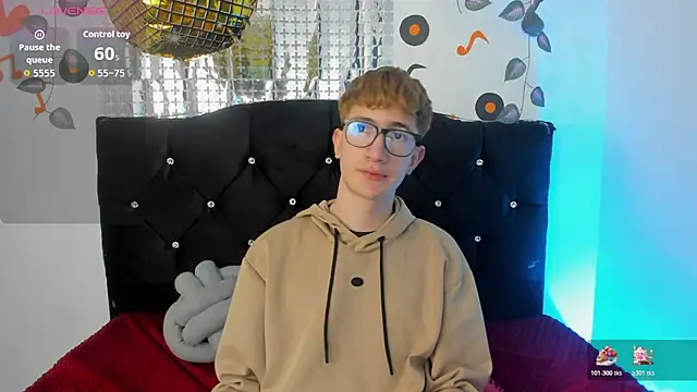 Snapshot of Erick_Taylor3 chatting on November 4, 5:56 pm Erick Taylor3 online show from November 4, 5:56 pm