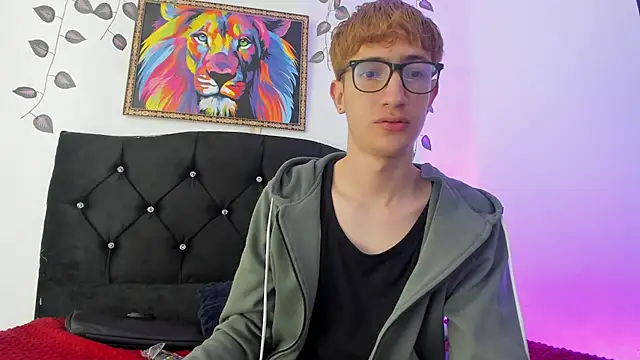 Snapshot of Erick_Taylor3 chatting on November 15, 6:37 pm Erick Taylor3 online show from November 15, 6:37 pm