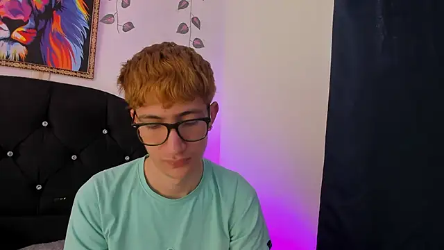 Snapshot of Erick_Taylor3 chatting on November 18, 6:01 pm Erick Taylor3 online show from November 18, 6:01 pm