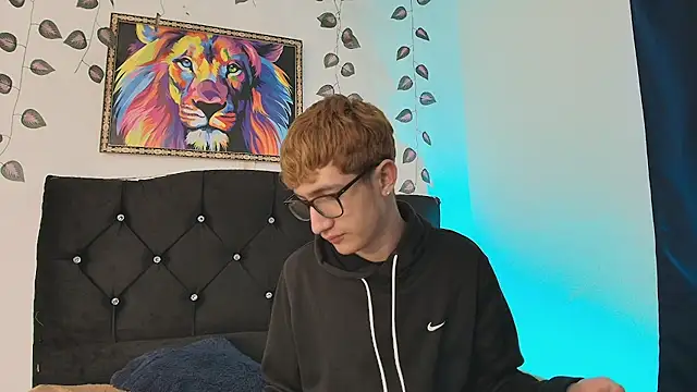 Snapshot of Erick_Taylor3 chatting on November 26, 5:47 pm Erick Taylor3 online show from November 26, 5:47 pm