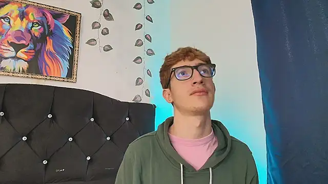 Snapshot of Erick_Taylor3 chatting on November 27, 6:32 pm Erick Taylor3 online show from November 27, 6:32 pm