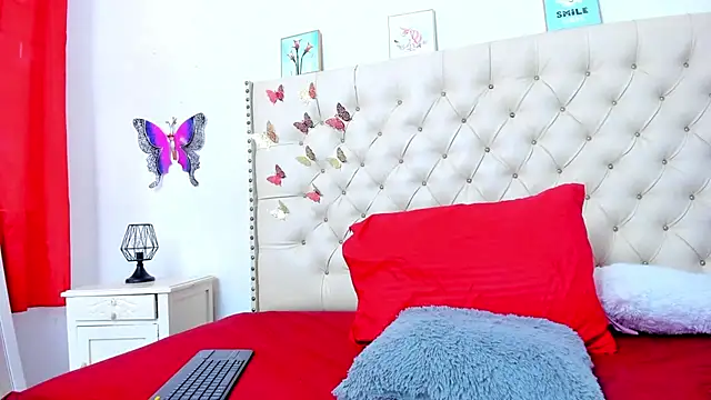 Snapshot of celena_wonder chatting on December 14, 6:56 pm celena wonder online show from December 14, 6:56 pm