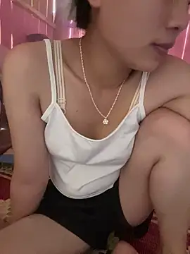 Snapshot of Minaeruei chatting on May 19, 6:53 am Minaeruei online show from May 19, 6:53 am